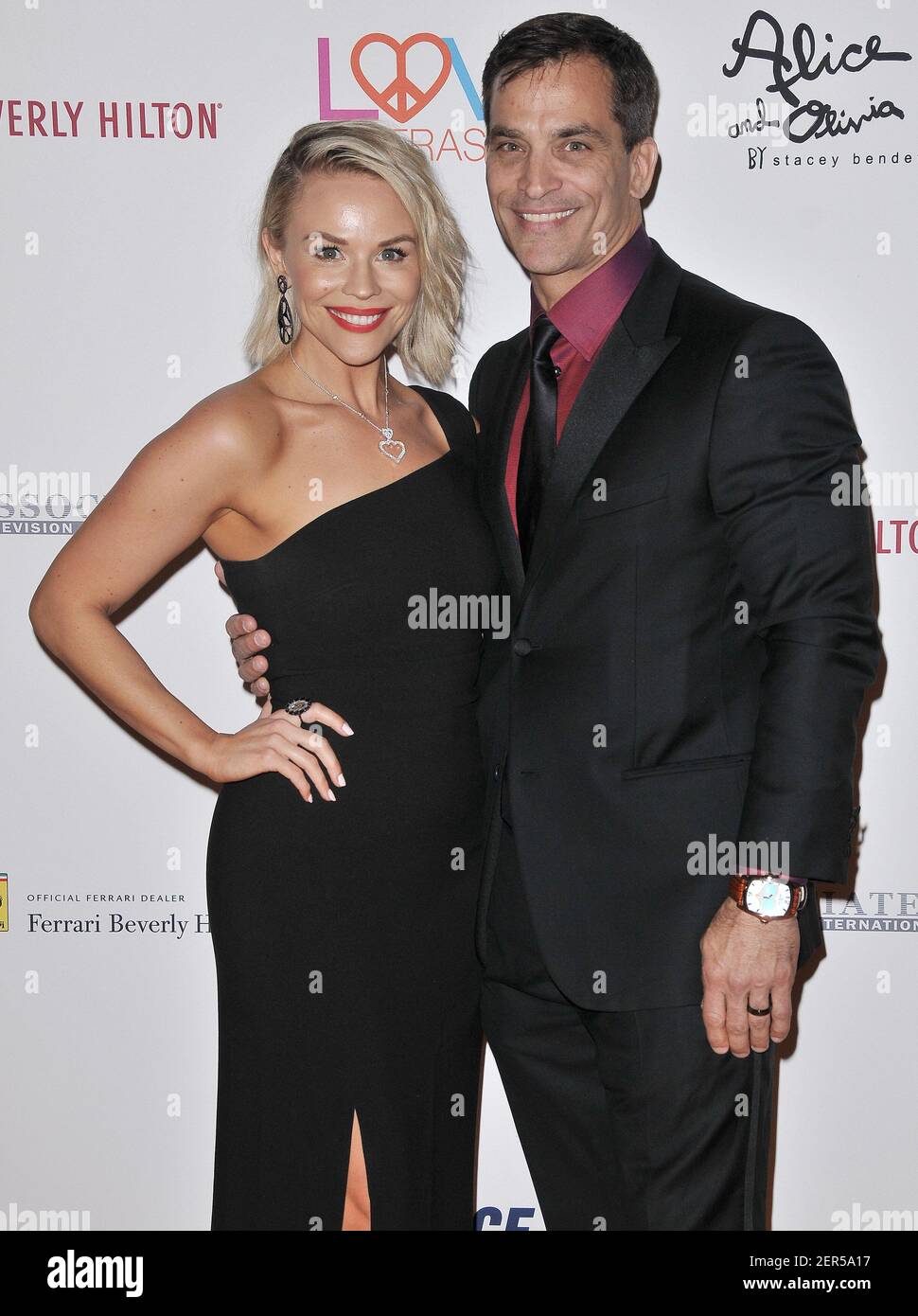(L-R) Julie Solomon and Johnathon Schaech arrives at the 25th Annual