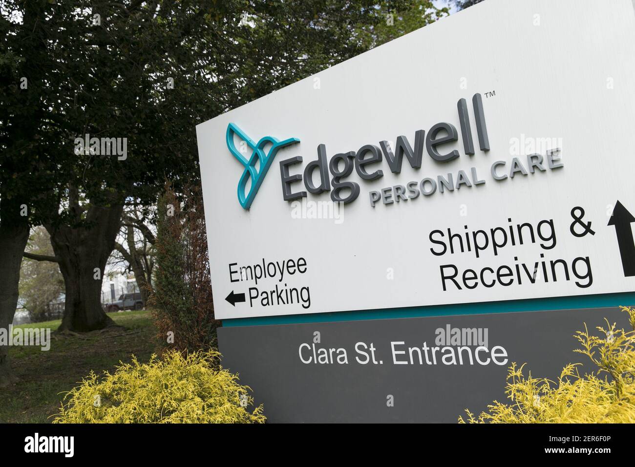 Edgewell Sign Edgewell Personal Care Logo: Edgewell Logopedia – TKKXDH