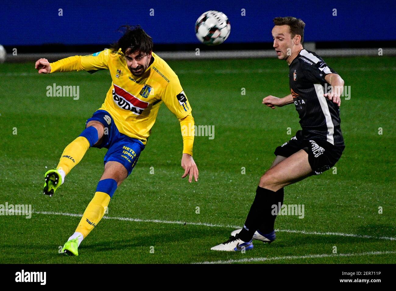 Deinze's Niels De Schutter fight for the ball during a soccer match between KVC Westerlo and KMSK Deinze, Sunday 28 February 2021 in Westerlo, on day Stock Photo