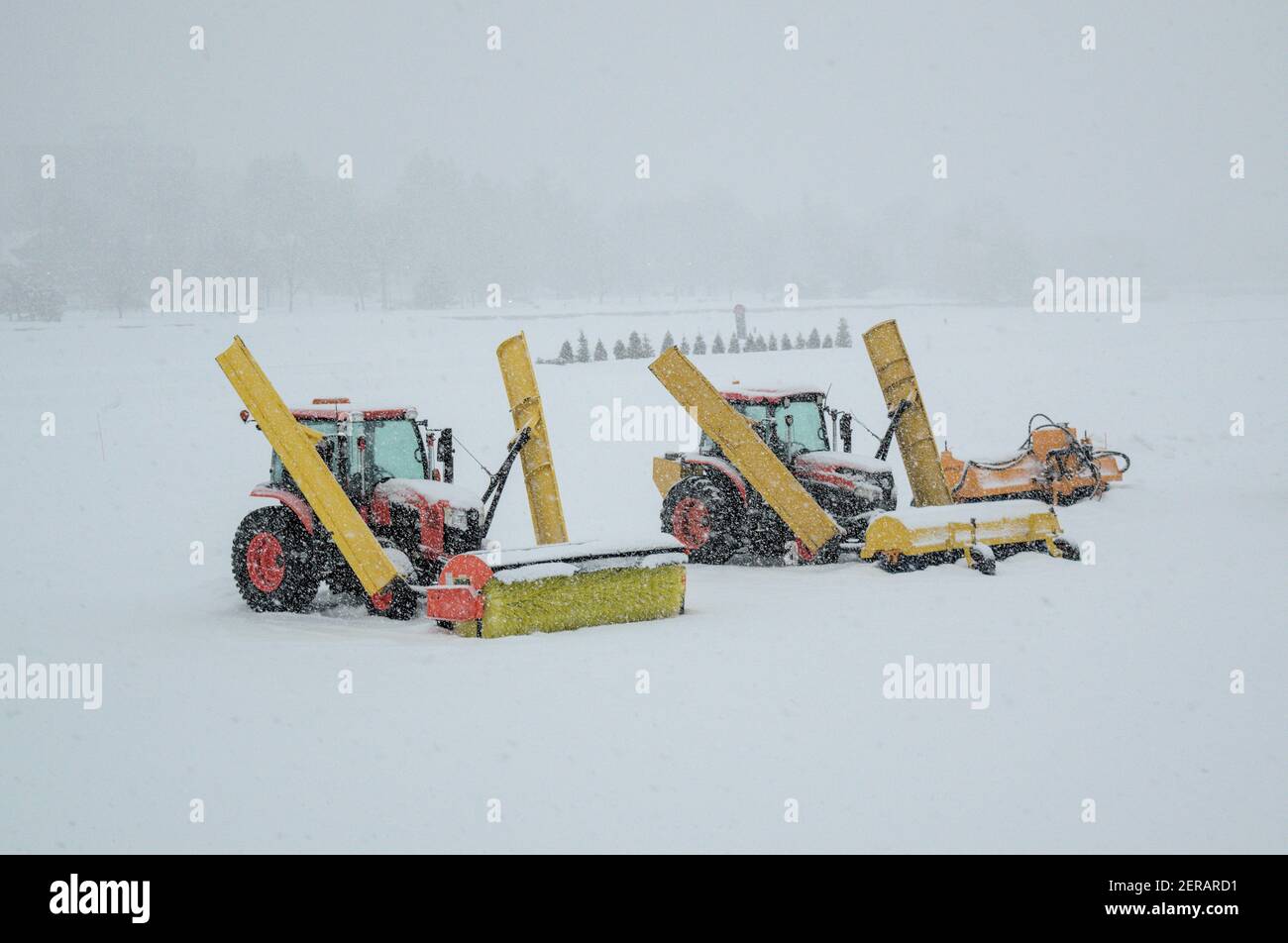 Lake ontario snow storm hires stock photography and images Alamy