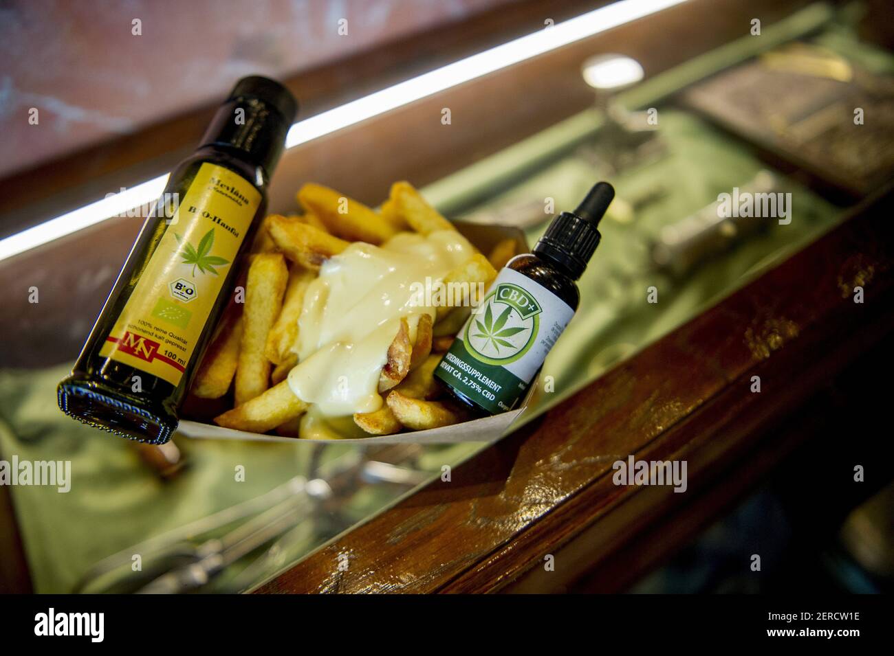 elfbar nachfüll pod läuft aus CBD e-liquid main image 1