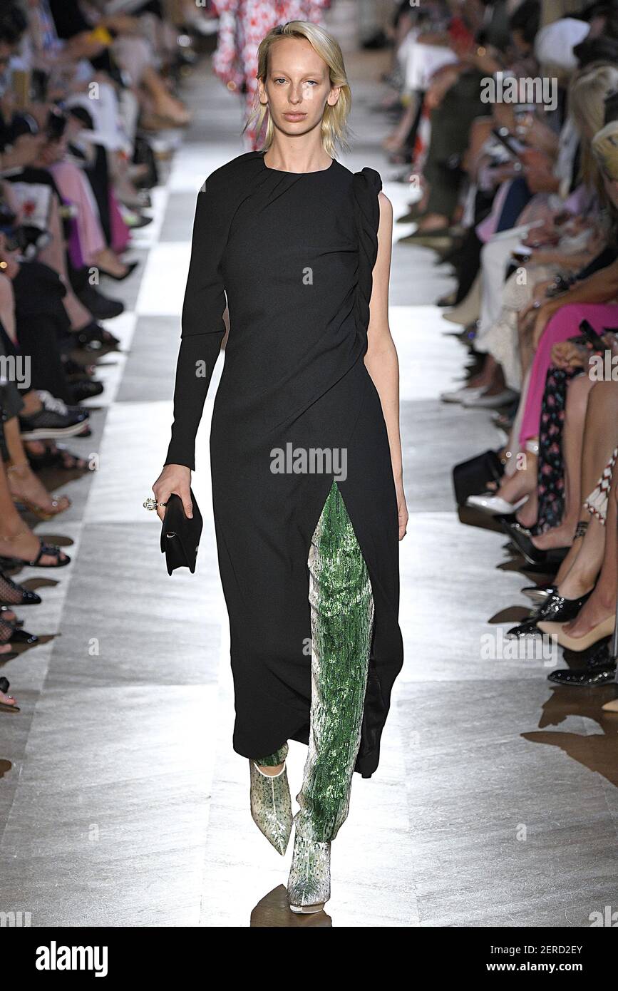 Lili Sumner walks on the runway during the Schiaparelli Haute Couture ...
