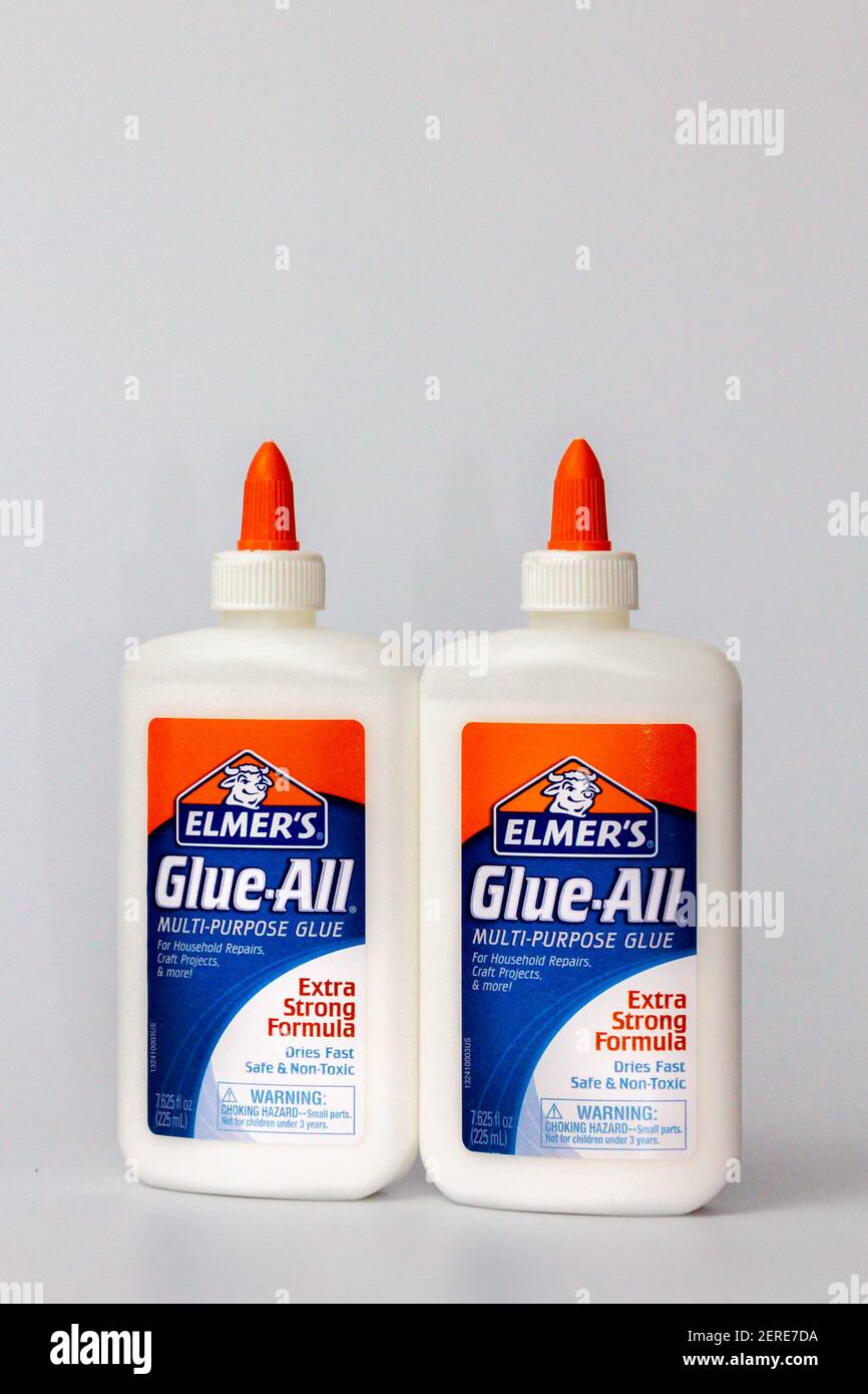 ST. PAUL, MN, USA FEBRUARY 28, 2021 Elmer's GlueAll glue container's