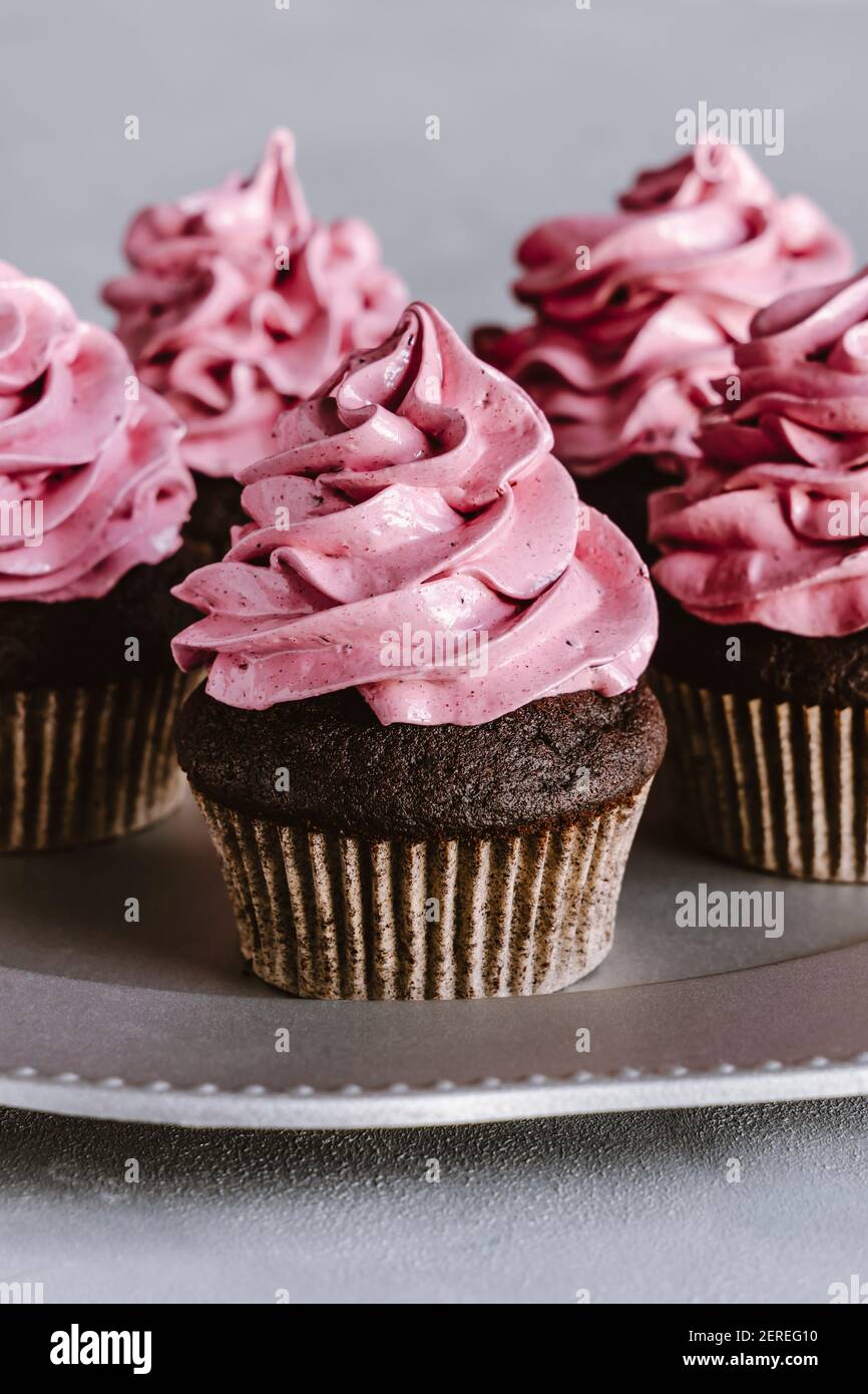 Marshmallow frosting hires stock photography and images Alamy