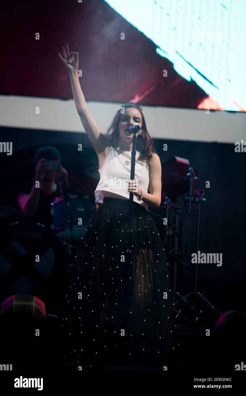 Lauren Mayberry From Chvrches Performs On The Main Stage During The Trnsmt Festival On Glasgow Green In Glasgow Stock Photo Alamy