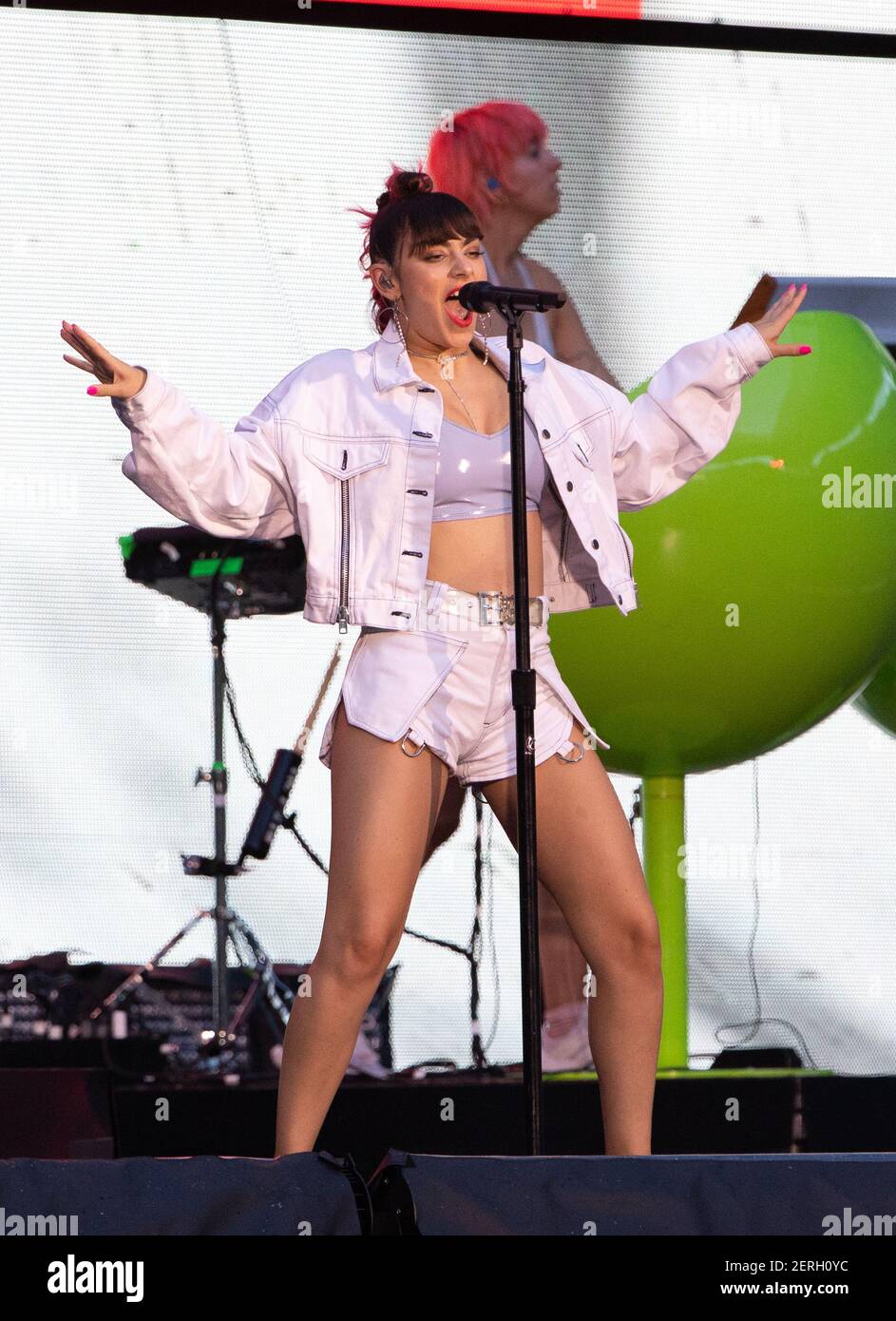 MIAMI, FL - AUGUST 18: Charli XCX Performs On Stage During The Taylor ...