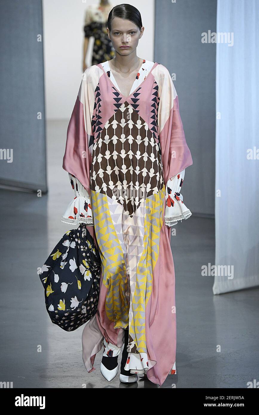 Model Louise Robert walks on the runway during the Self-Portrait ...