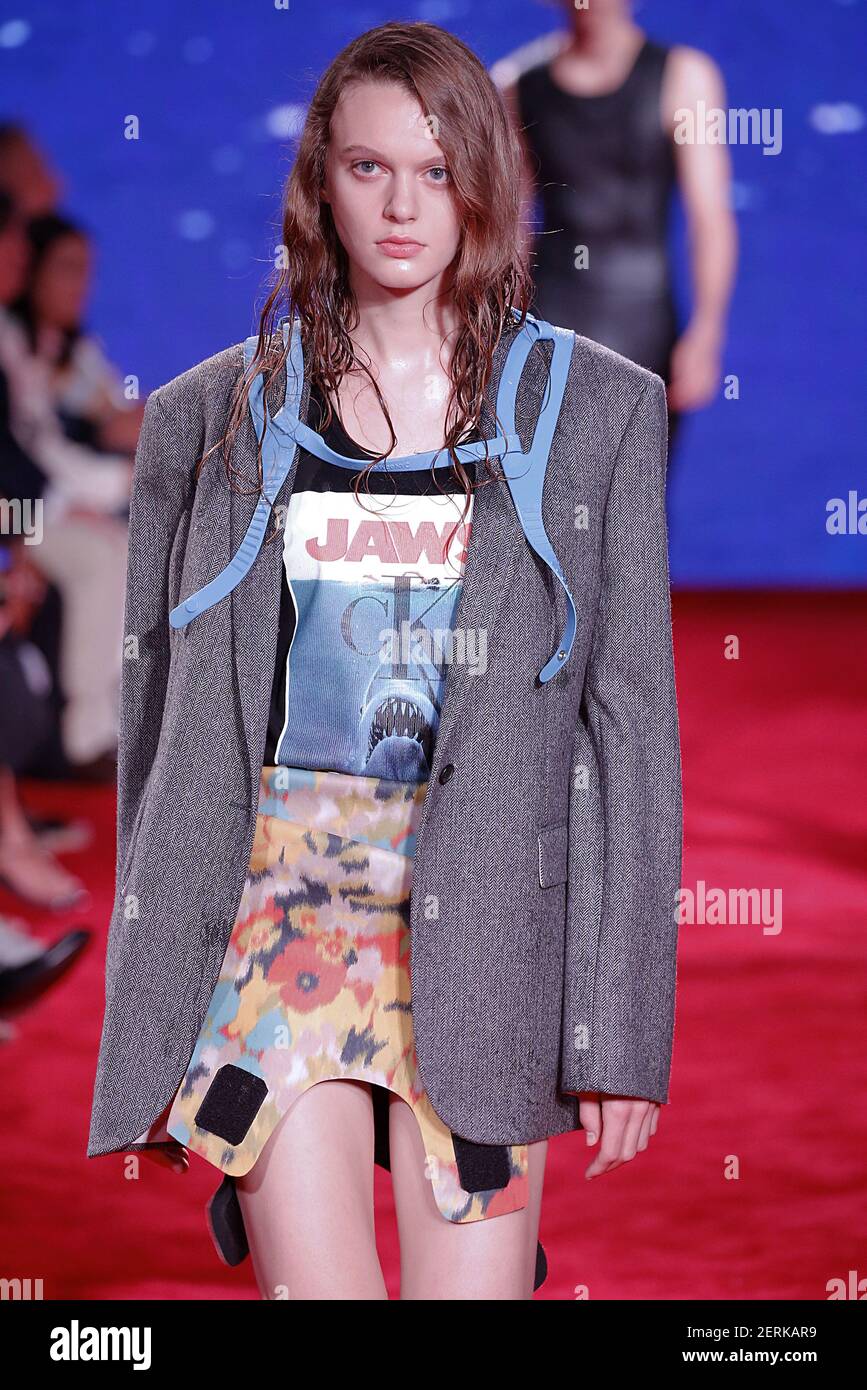 Arielle Murtagh walks on the runway during the Calvin Klein 250W39NYC  Fashion Show during Spring Summer 2019 held in New York, NY on September  11, 2018. (photo by Jonas Gustavsson/Sipa USA Stock