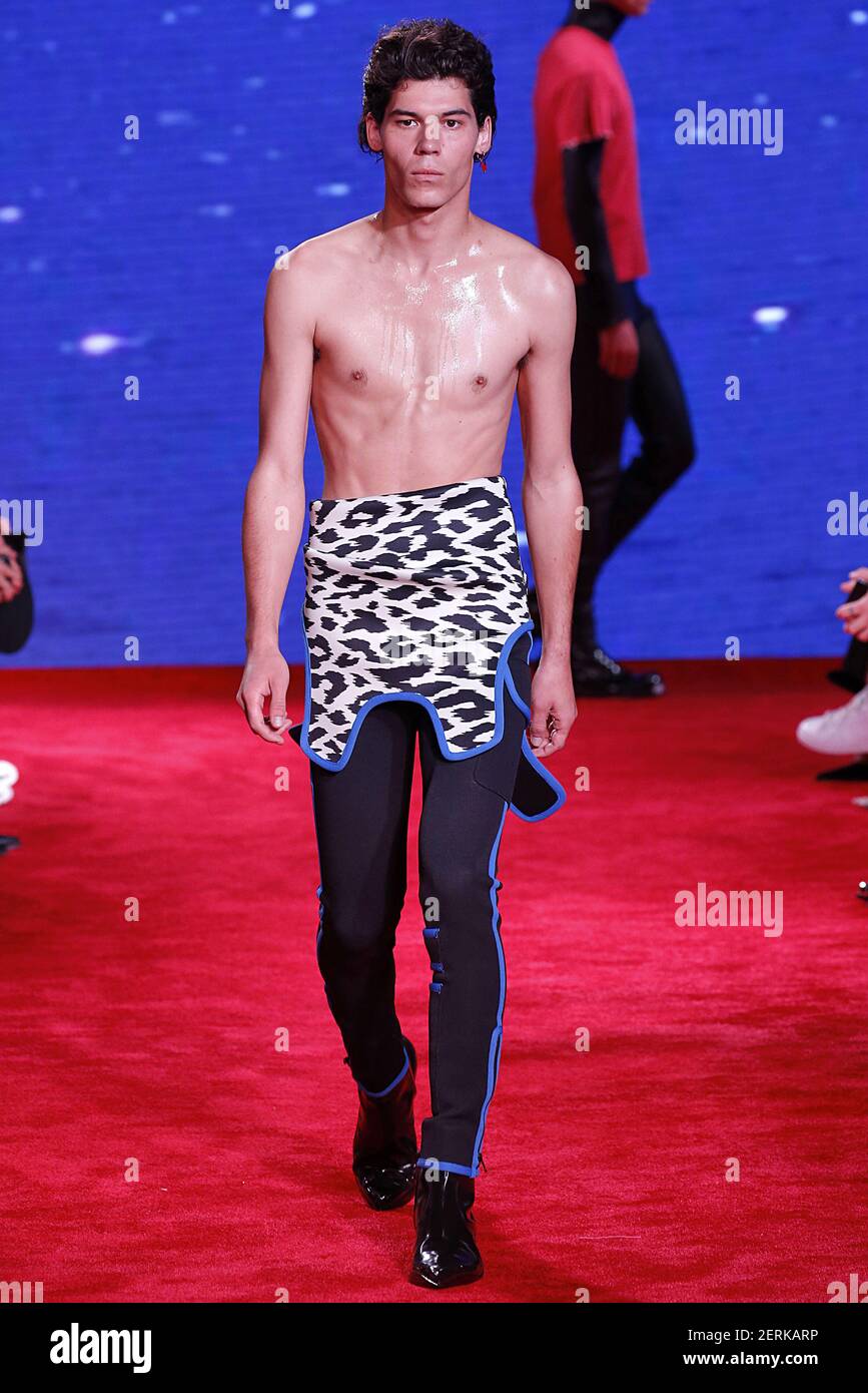 Model walks on the runway during the Calvin Klein 250W39NYC Fashion Show  during Spring Summer 2019 held in New York, NY on September 11, 2018.  (Photo by Jonas Gustavsson/Sipa USA Stock Photo - Alamy