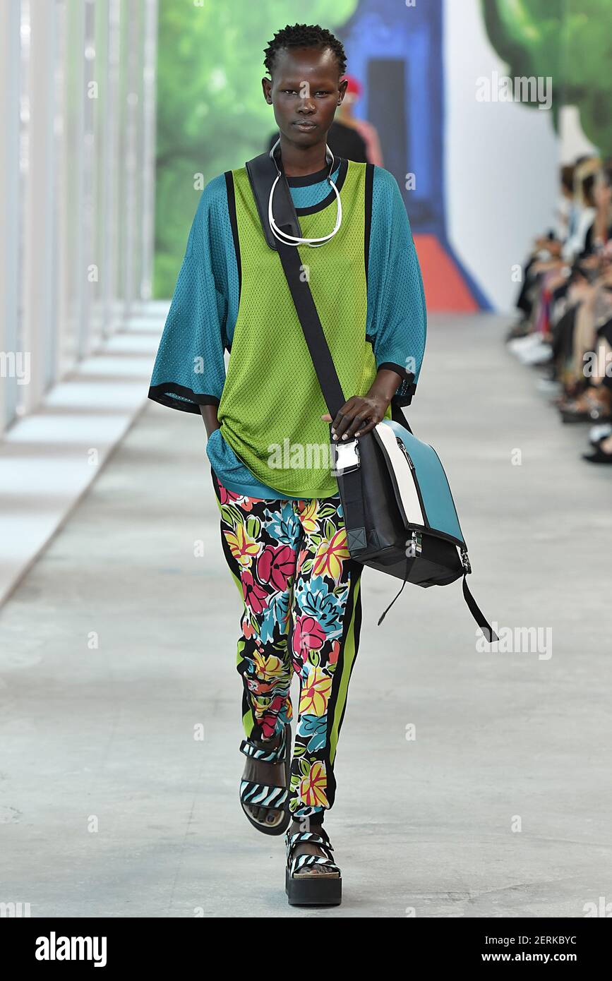 Louis Vuitton SS22 menswear #8 - Tagwalk: The Fashion Search Engine