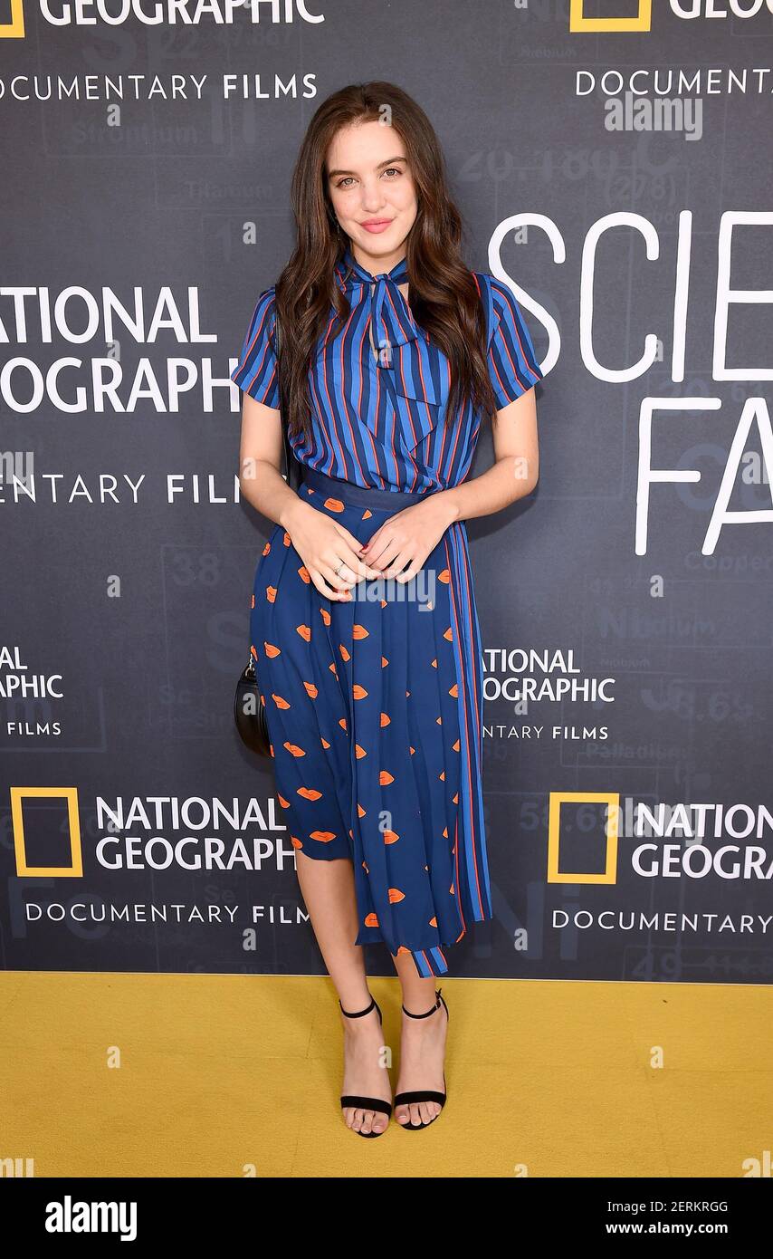 LOS ANGELES SEPTEMBER 15 Lilimar Hernandez attends the red carpet