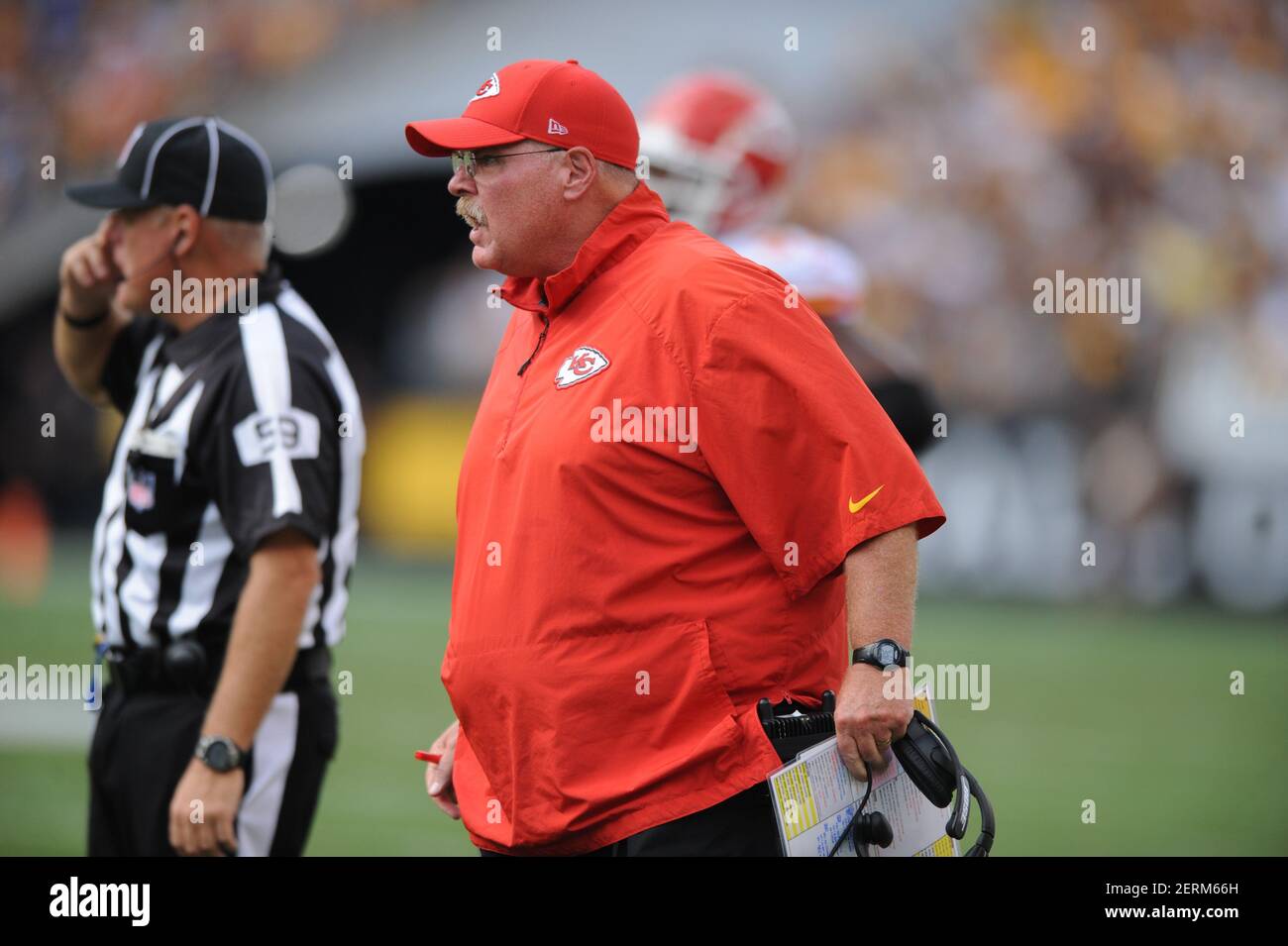 September 16th, 2018: Head Coach Mike Tomlin and Ramon Foster #73 during  the Pittsburgh Steelers vs Kansas City Chiefs game at Heinz Field in  Pittsburgh, PA. Jason Pohuski/CSM Stock Photo - Alamy