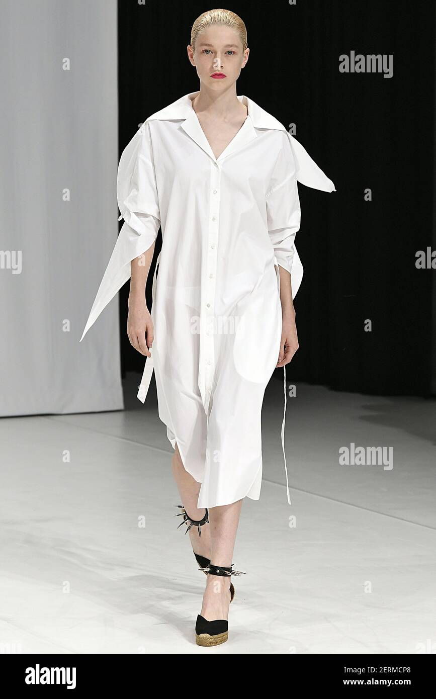 Model Hunter Schafer walks on the runway during the Chalayan London ...