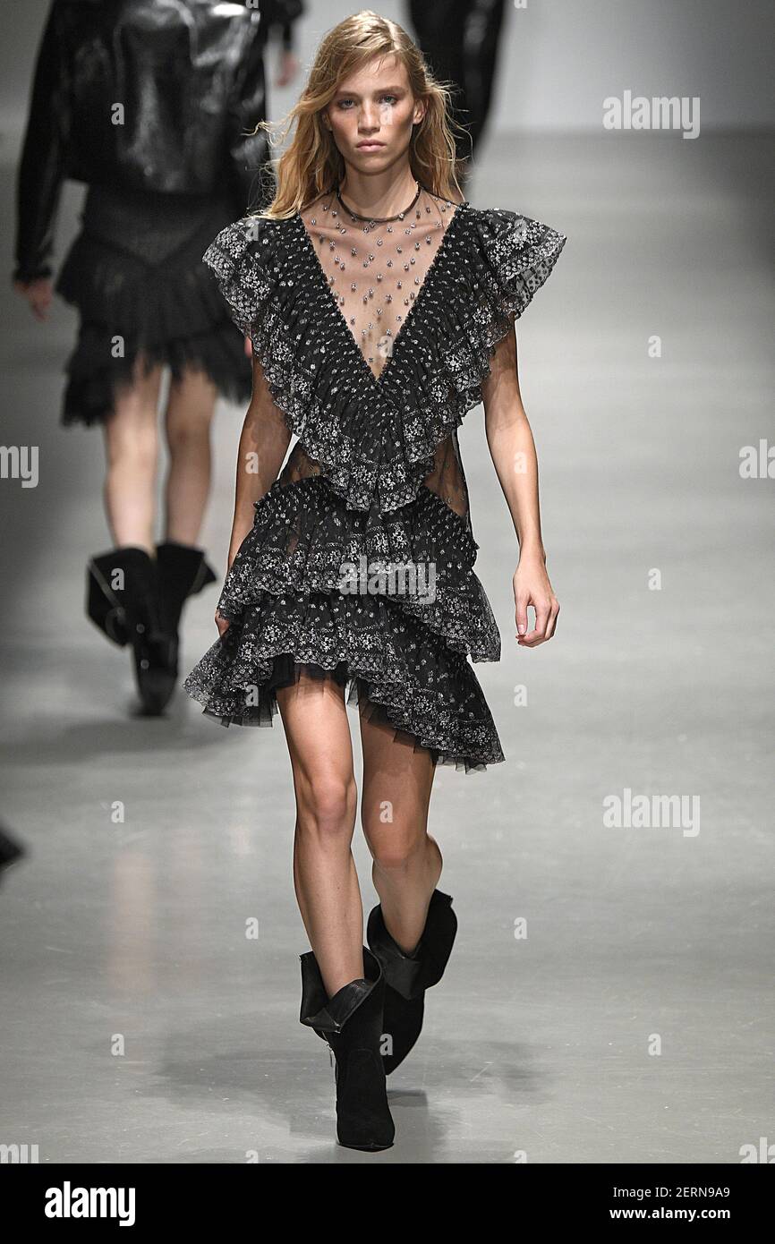 Rebecca Leigh Longendyke walks on the runway during the Tods Fashion show  during Milan Fashion Week Spring Summer 2019 held in Milan, Italy on  September 21, 2018. (Photo by Jonas Gustavsson/Sipa USA