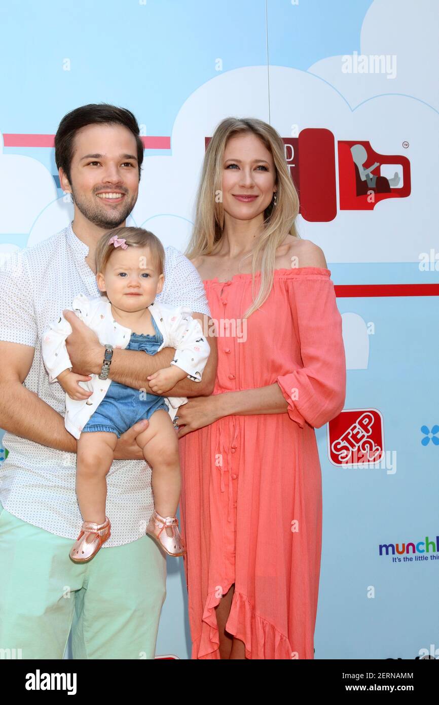 LOS ANGELES - SEP 22: Nathan Kress, Rosie Carolyn Kress, London Kress