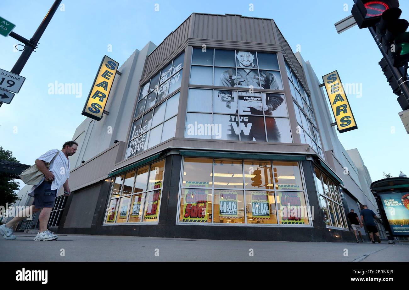 The Sears store at the Six Corners intersection of Irving Park Road