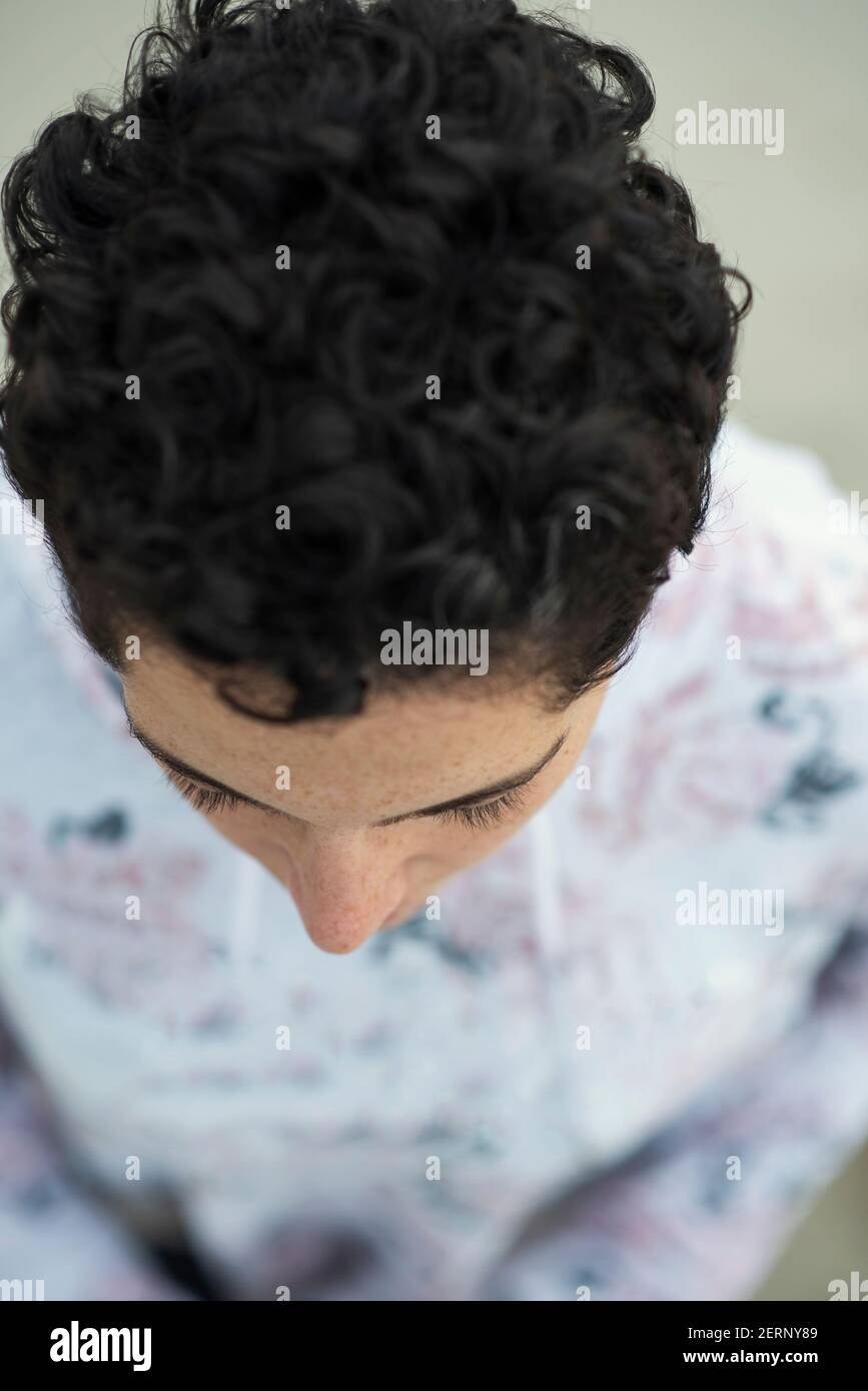 Short curly hair hi-res stock photography and images - Alamy