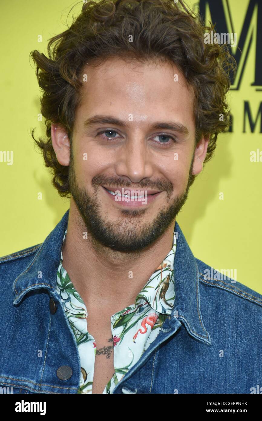 Lambda Garcia Poses for photos during the red carpet of ‘September Fest