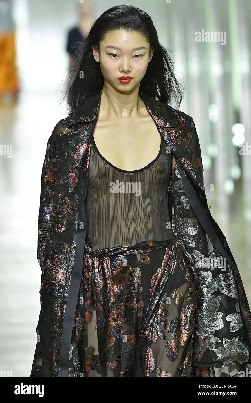Yoon Young Bae walks on the runway during the Poiret Fashion Show during  Paris Fashion Week Spring Summer 2019 held in Paris, France on September  30, 2018. (Photo by Jonas Gustavsson/Sipa USA
