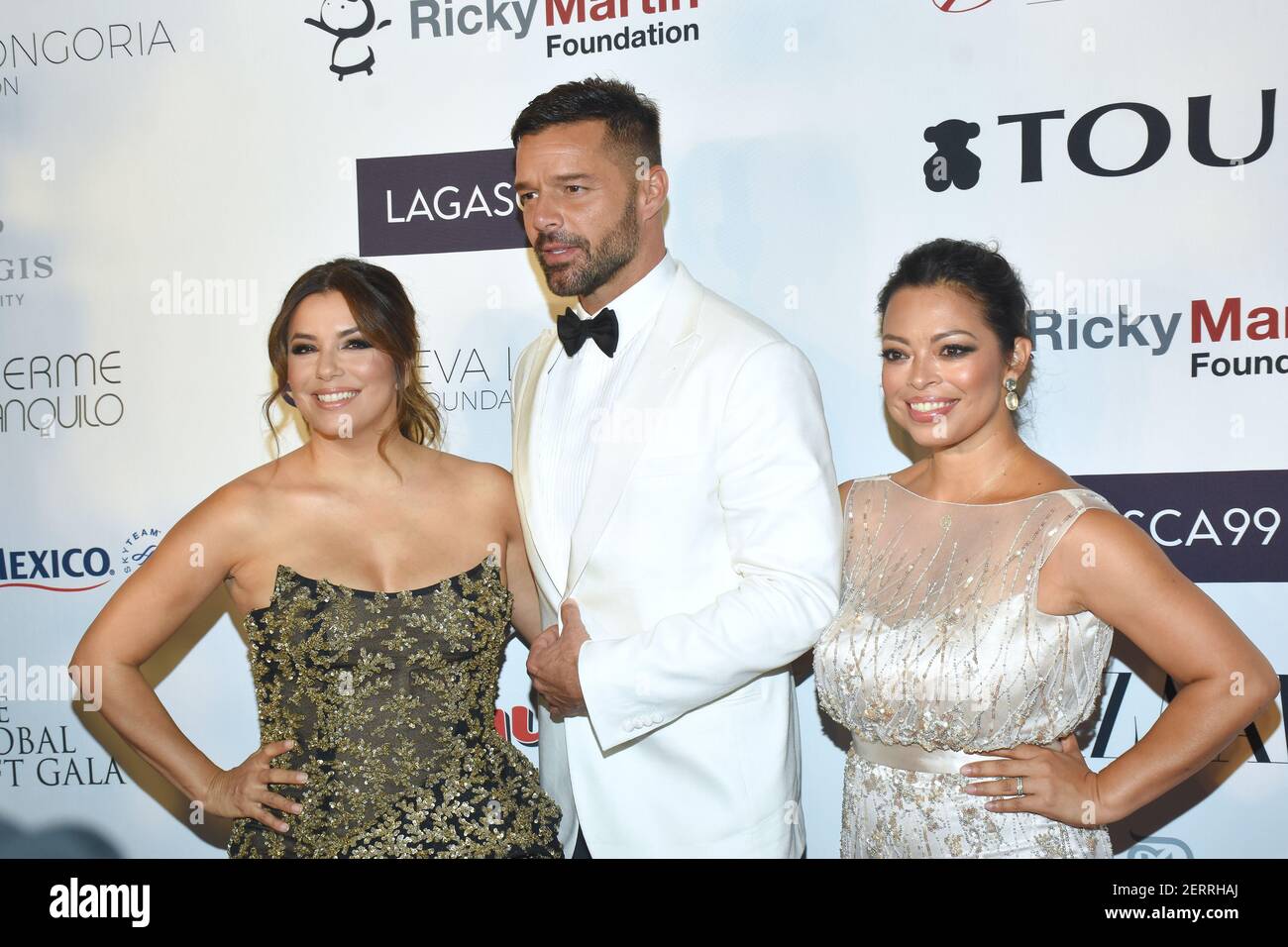 (LR) Ricky Martin, Eva Longoria and Alina Peralta attending at red