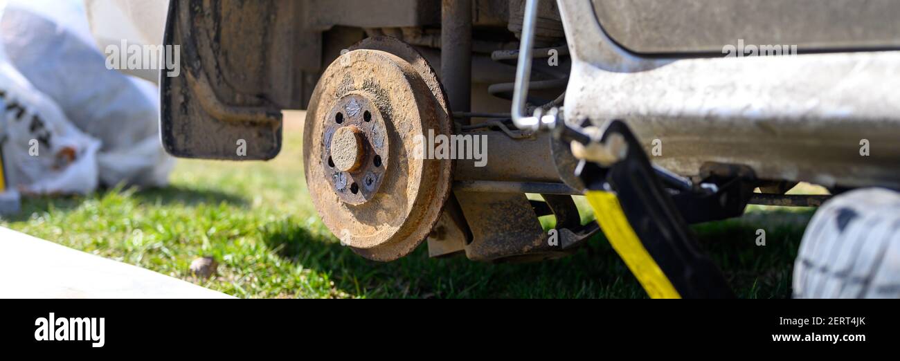 own repair of car drum brake himself. repair of broken car drum brake