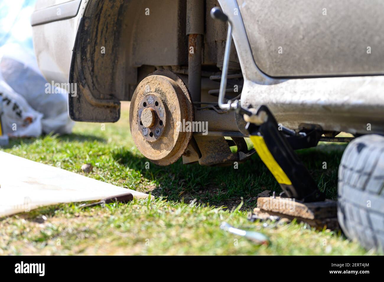 own repair of car drum brake himself. repair of broken car drum brake