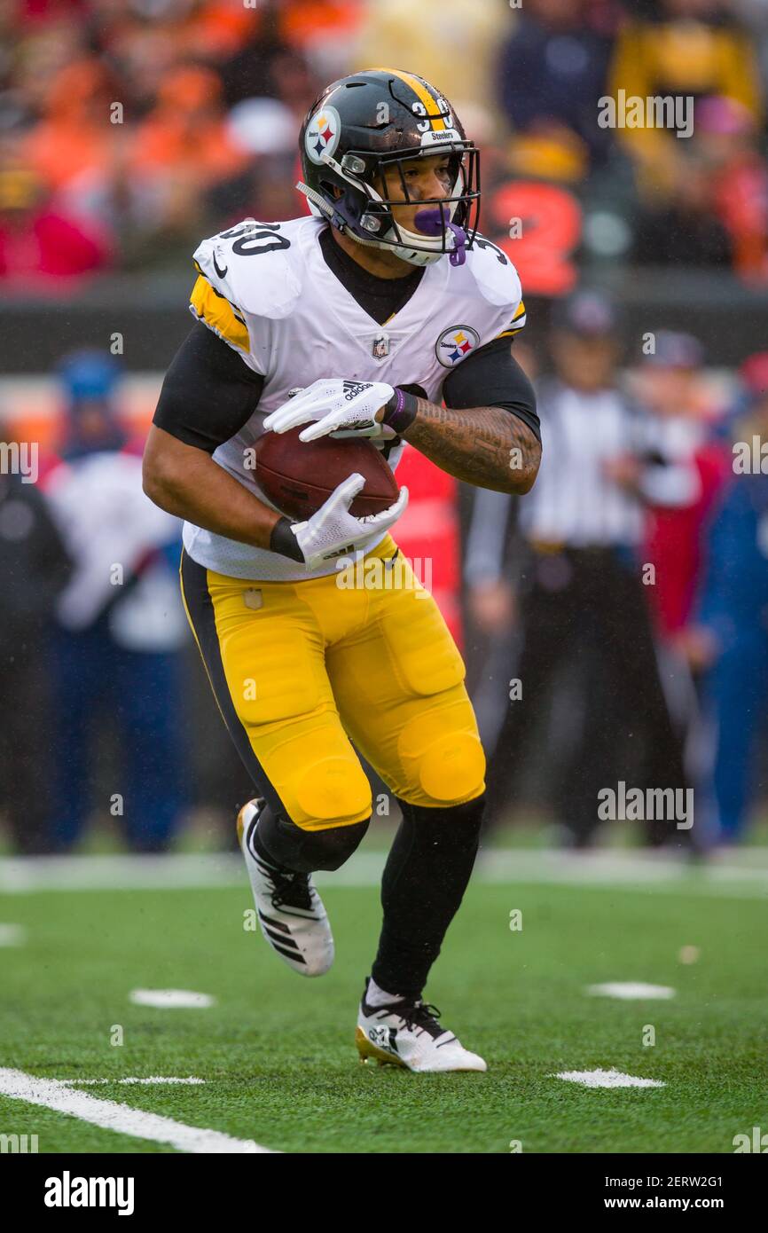 James Conner Rushing October 14th, 2018: Pittsburgh Steelers running back James Conner (30 ...