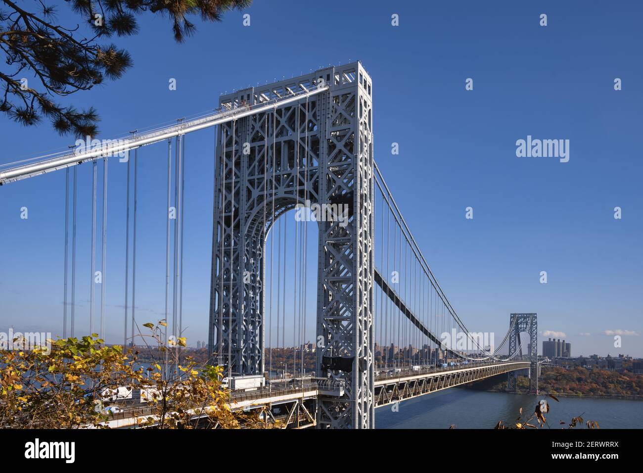 A view of the George Washington Bridge from Fort Lee Historic Park in Fort  Lee, New Jersey Stock Photo - Alamy