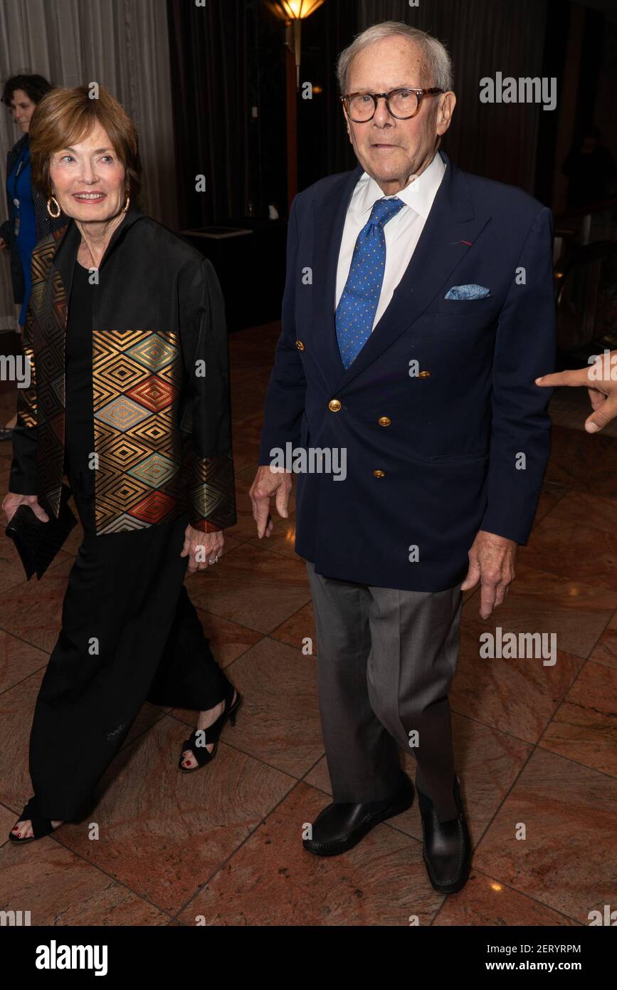 Meredith Lynn Auld and Tom Brocaw attend the International Rescue