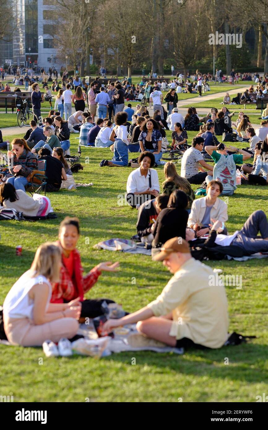 Situation quotidienne hires stock photography and images Alamy