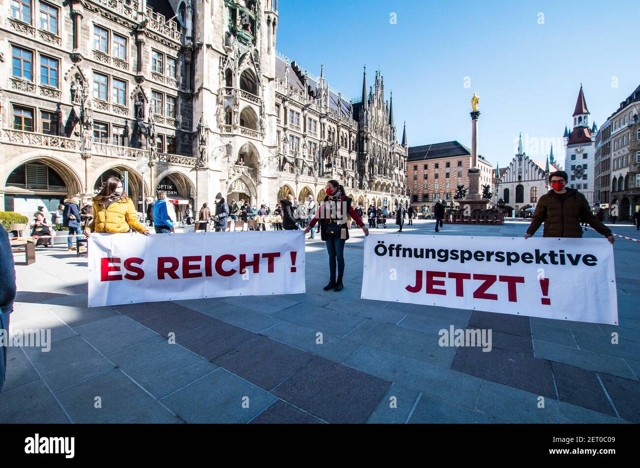 Munich, Bavaria, Germany. 1st Mar, 2021. Ahead of the German Bund-Laender Gespraech (Federation and State Conference) on March 3rd, associations of Hoteliers and the Gastronomy branches organized the Marienplatz silent protest with music and dancing with prepared tables and beds to represent the threats to the existence of these industries. The groups, including Dehoga, are not demanding a reopening at any price, but rather requesting a reliable exit plan for which they may plan. Credit: Sachelle Babbar/ZUMA Wire/Alamy Live News Stock Photo