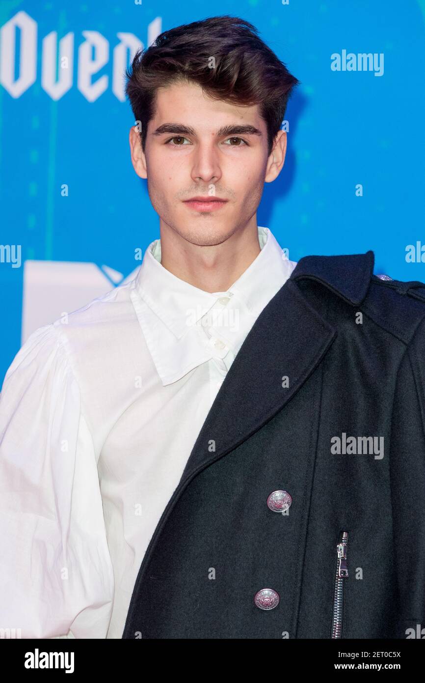 Alvaro Mel on the red carpet for the 2018 MTV Europe Music Awards at