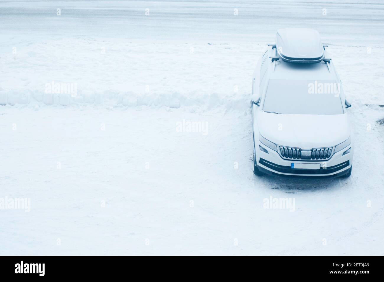 parked car covered in snow Stock Photo