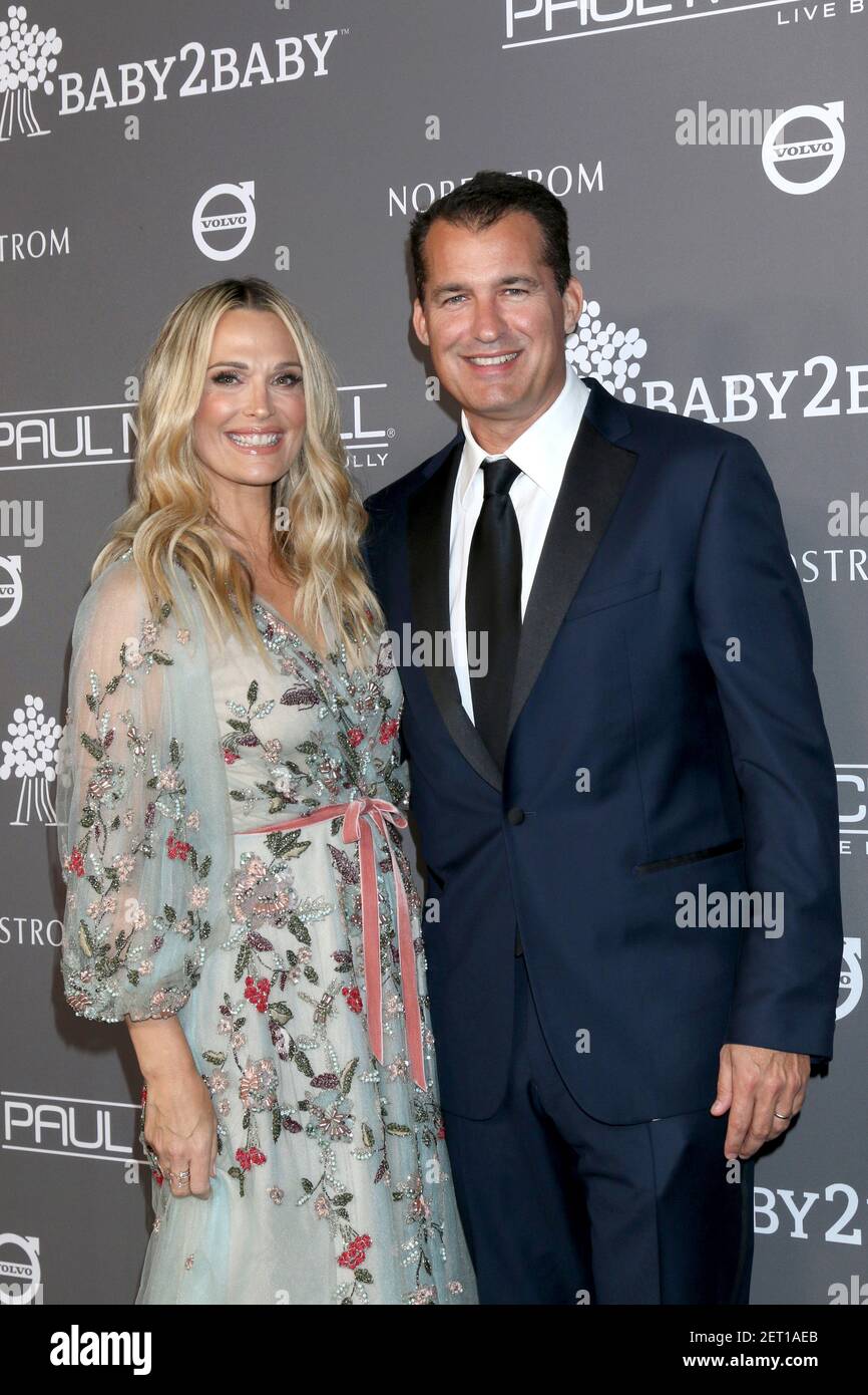 LOS ANGELES - NOV 10: Molly Sims, Scott Stuber at the 2018 Baby2Baby Gala at the 3Labs on