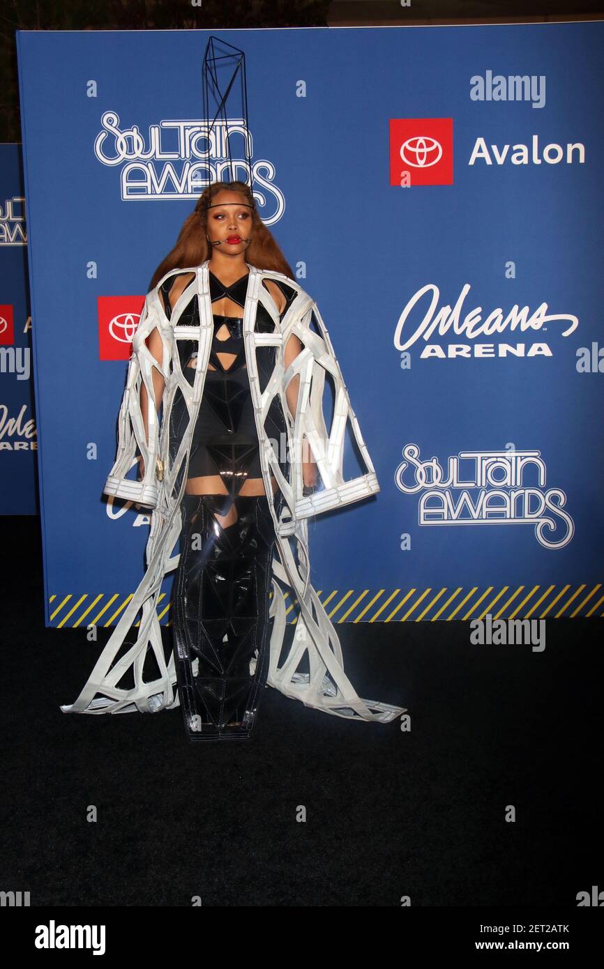 Erykah Badu BET Presents 2018 Soul Train Awards Orleans Arena Orleans ...