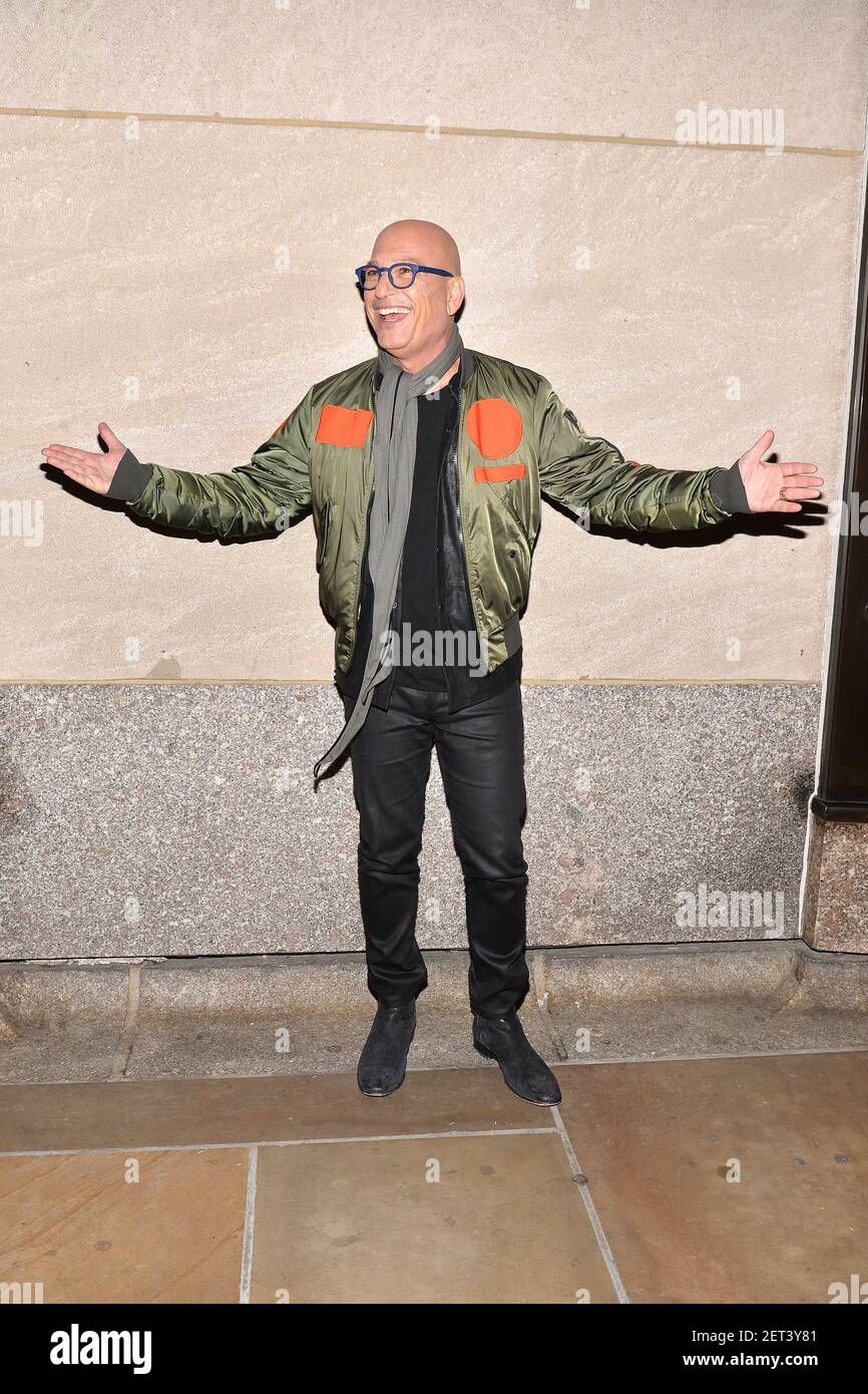 Howie Mandel attends the 86th Annual Rockefeller Center Christmas Tree