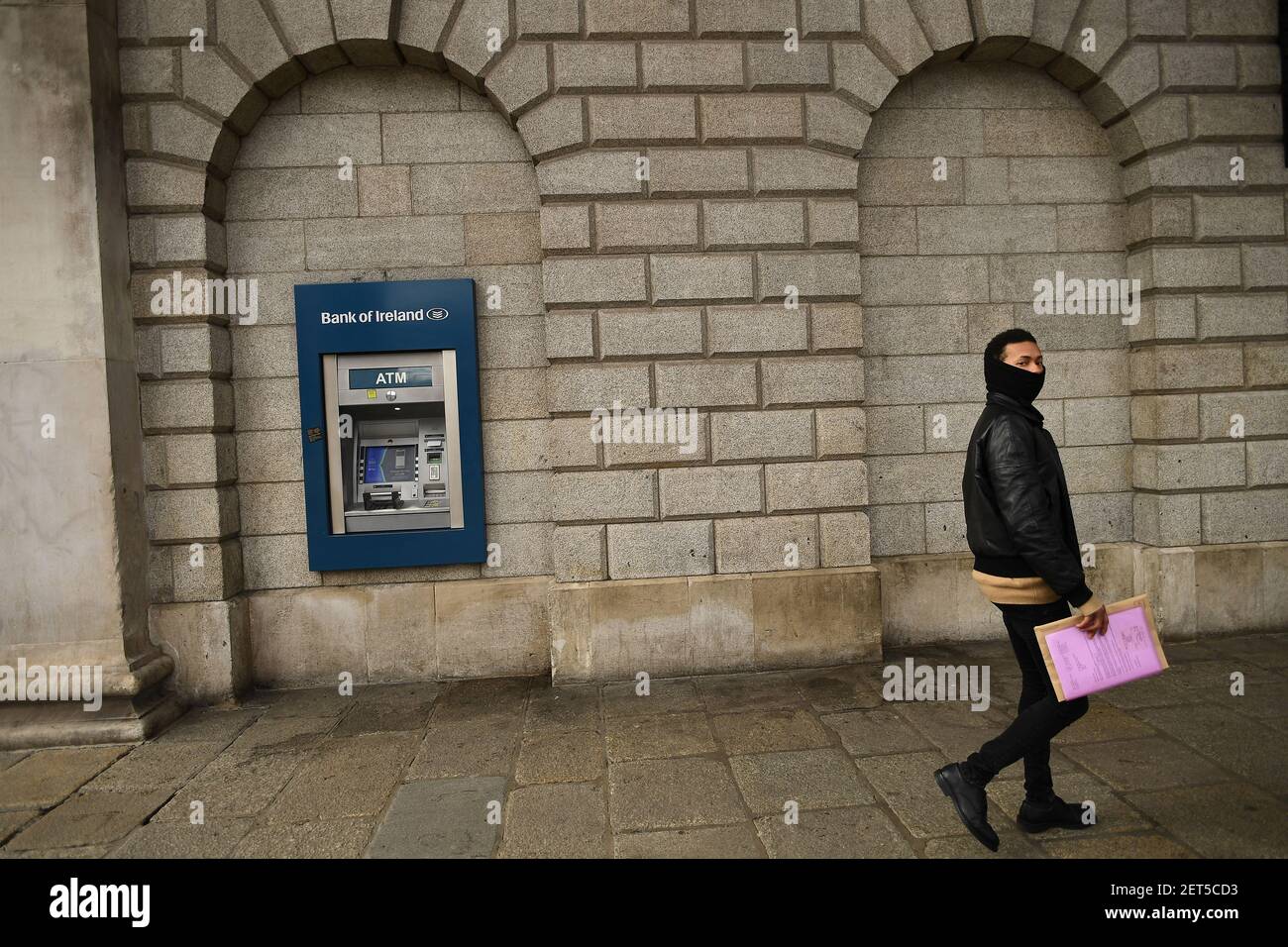 Bank of ireland atm hires stock photography and images Alamy