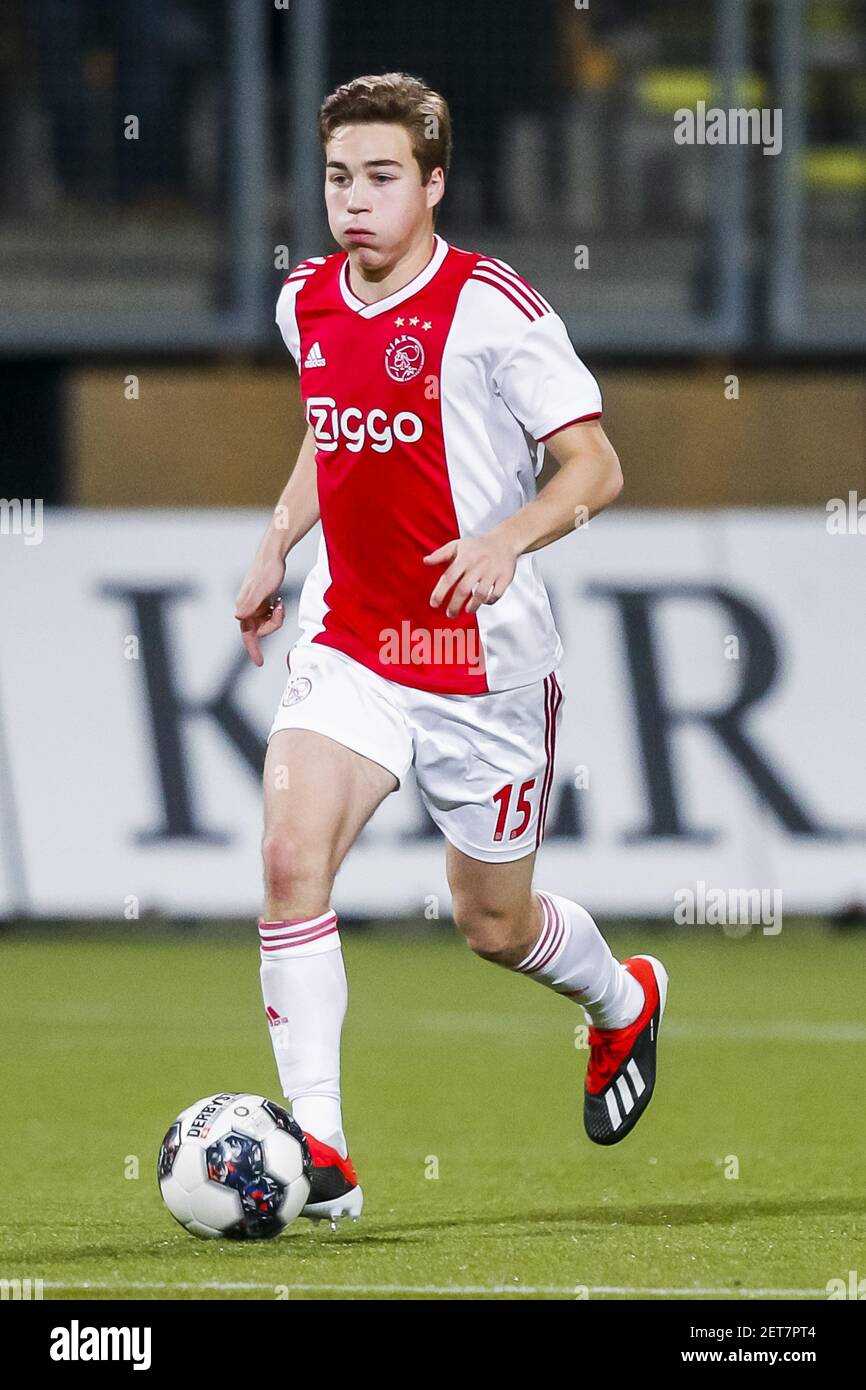 Vergelijking Kraan Alabama KERKRADE, Roda JC - Ajax, football, KNVB Beker, National Cup game, season  2018-2019, 19-12-2018, Parkstad Limburg Stadium, Ajax player Perr Schuurs  Stock Photo - Alamy