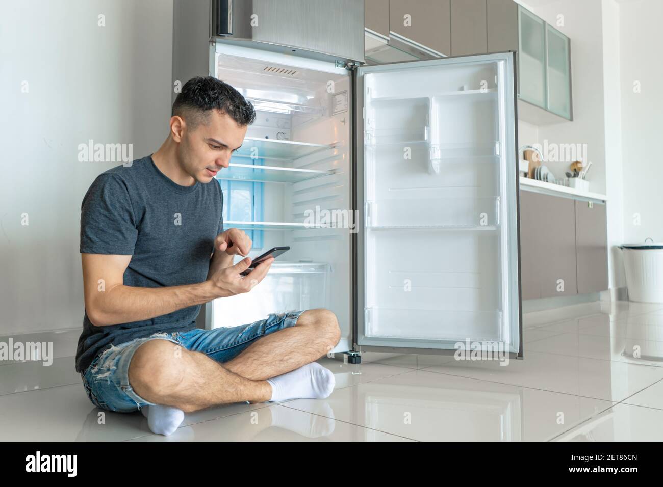 Fridge food order hires stock photography and images Alamy