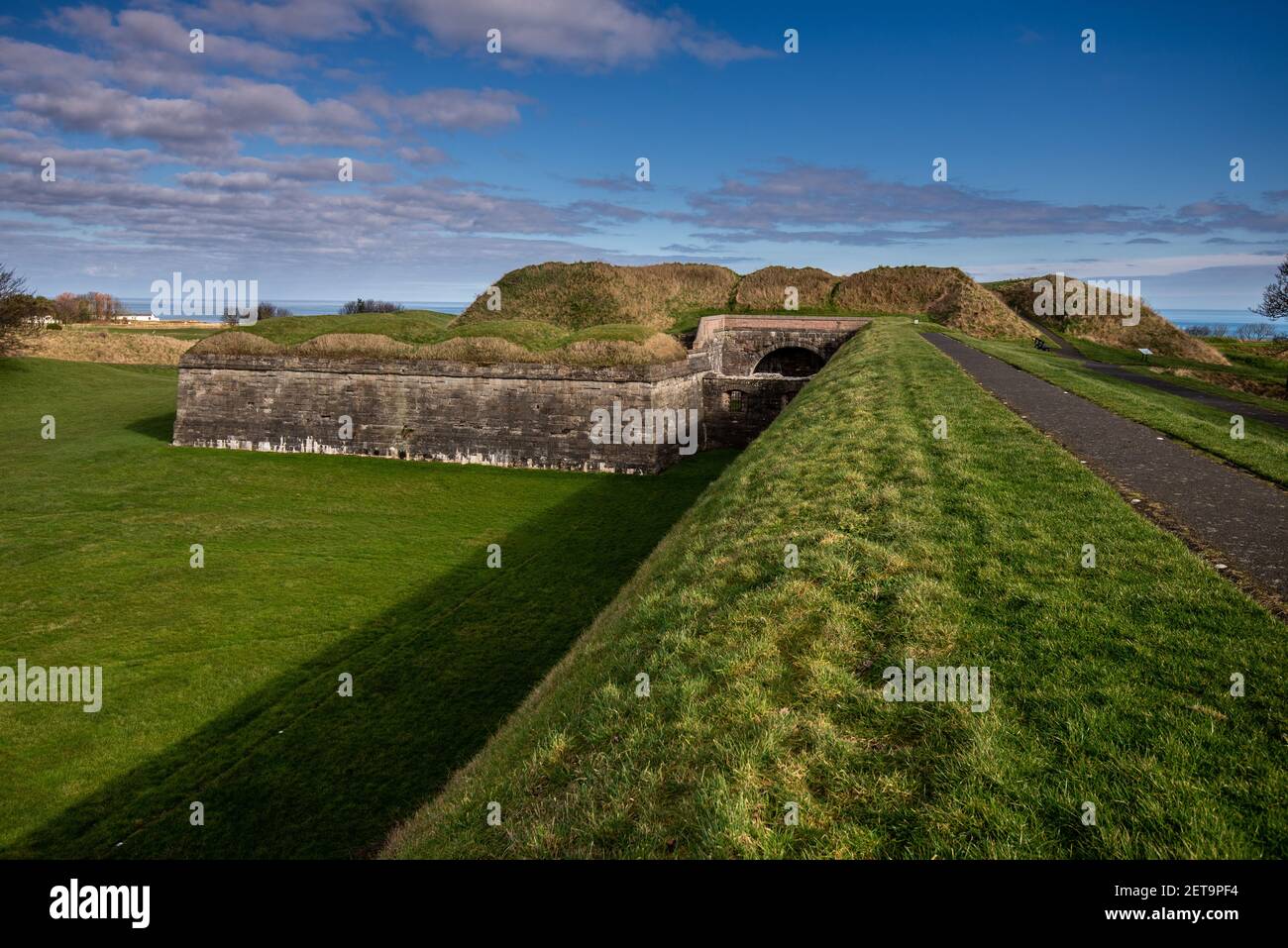 The Elizabethan town walls that surround Englands most northerly town, Berwick upon Tweed, Northumberland, England, UK Stock Photo