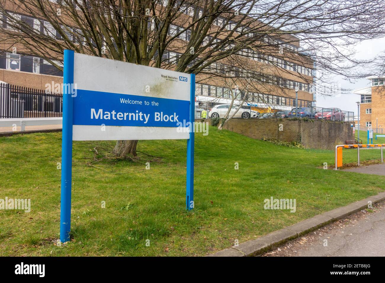 Outside royal maternity hospital hires stock photography and images