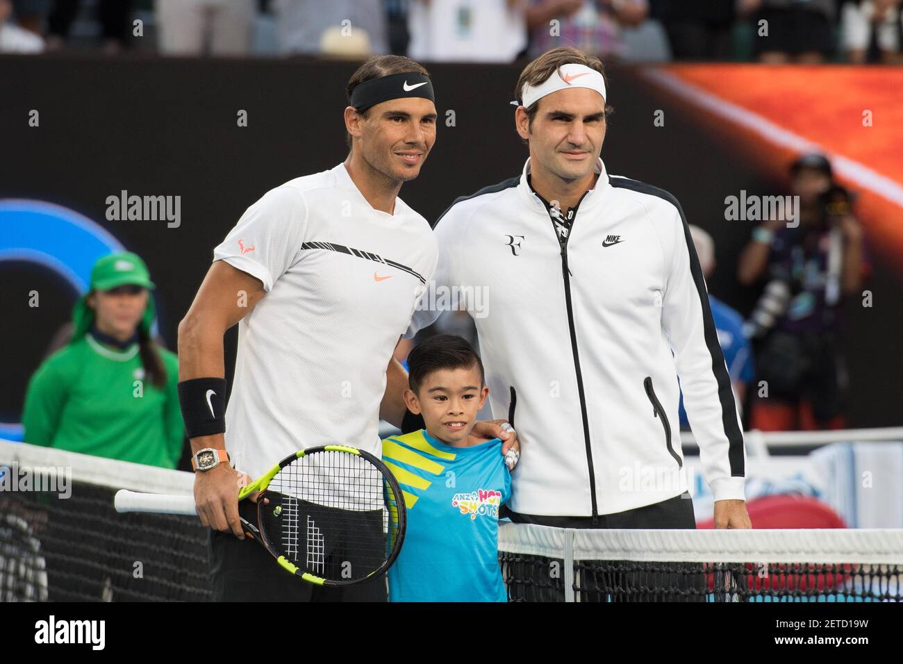 skuffet Slovenien forræderi 170129) -- MELBOURNE, Jan. 29, 2017 (Xinhua) -- Roger Federer (R) of  Switzerland poses for a photo with Rafael Nadal (L) of Spain ahead of their  men's singles final match at the