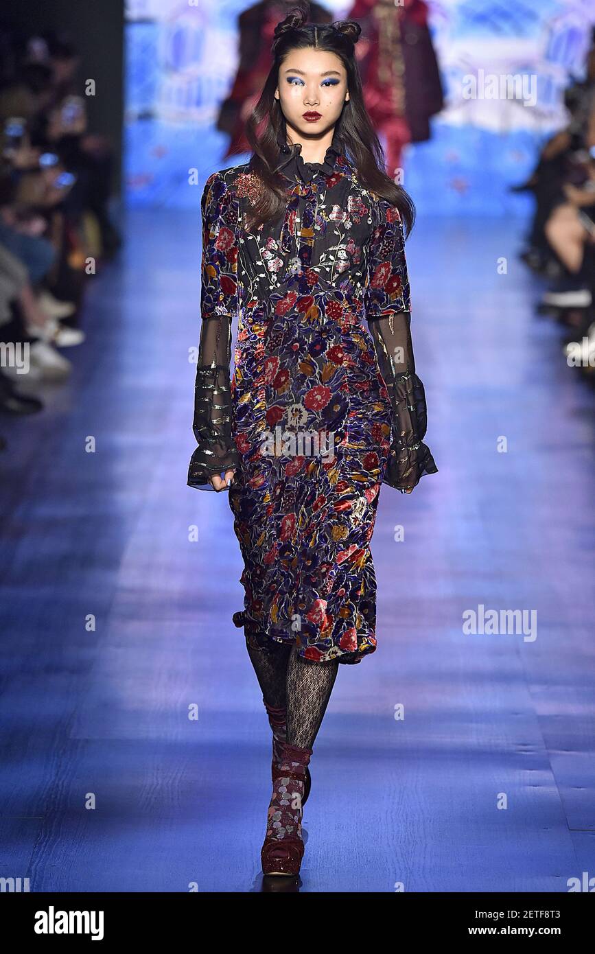 Model Yoon Young Bae walks on the runway during the Anna Sui Fashion ...