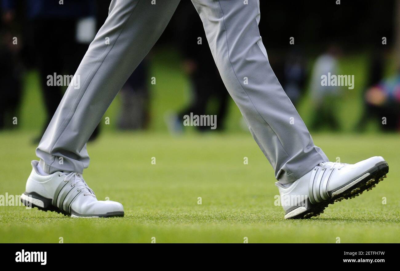 dustin johnson golf shoes