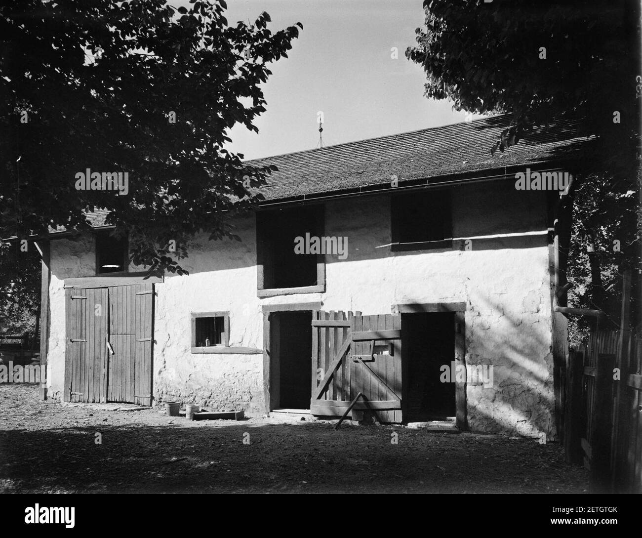 Photograph of the Jean Baptiste Valle Barn in Ste Genevieve MO Stock Photo Alamy