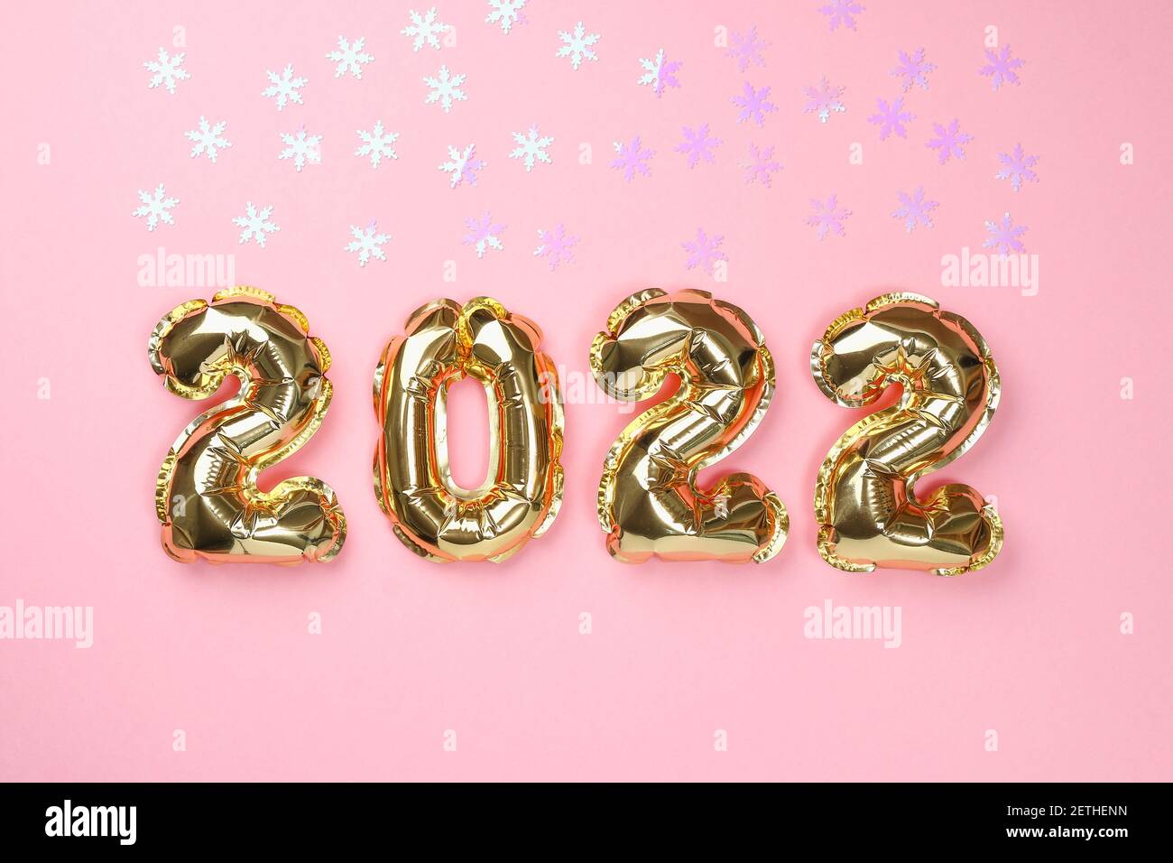 Bong bóng phủ và số 2022 trên nền màu hồng huyền thoại sẽ làm cho ngày Tết của bạn thêm phần đặc biệt và ấm áp. Với những bong bóng phủ màu hồng pastel và số 2022 chắc chắn sẽ trở thành tâm điểm của bữa tiệc Tết đầy niềm vui và hạnh phúc. Cùng tận hưởng khoảnh khắc tuyệt vời này và tạo nên những kỉ niệm đáng nhớ trong năm mới!