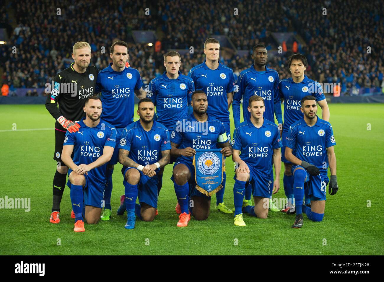 SP)BRITAIN-LEICESTER-CHAMPIONS LEAGUE-ROUND OF 16-LEICESTER CITY V SEVILLA  FC (170314) -- LEICESTER, Mar. 14, 2017 (Xinhua) -- Leicester City Football  team pose for team group photo ahead of the match during the round