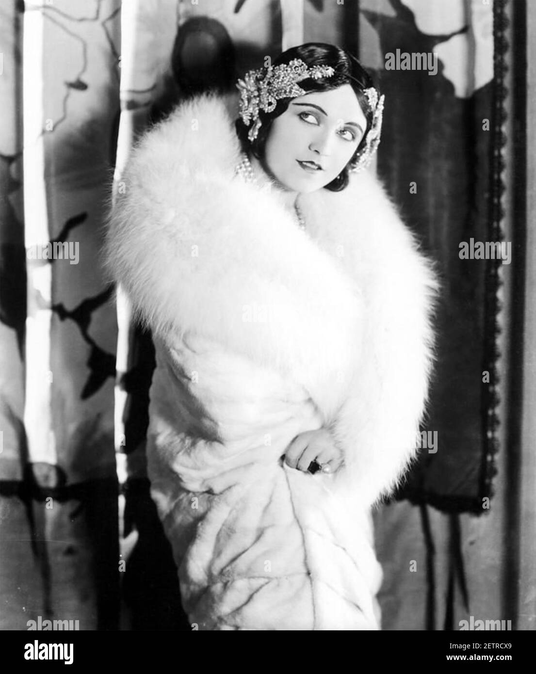 Pola Negri 17 1987 Polish Film Actress About 1930 Stock Photo Alamy