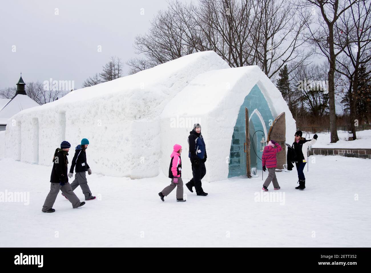 The HÃ´tel De Glace Is A Functional Hotel With Bar Made Entirely Out Of ...