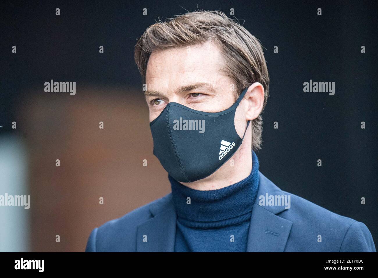 LONDON, ENGLAND - FEBRUARY 28: Scott Parker of Fulham wear adidas face mask  during the Premier League match between Crystal Palace and Fulham at Selhu  Stock Photo - Alamy